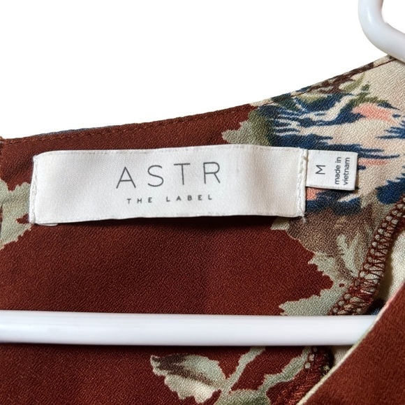 Astr The Label Floral Bell Sleeve Blouse Size M Rustic Brown White - Picture 6 of 9